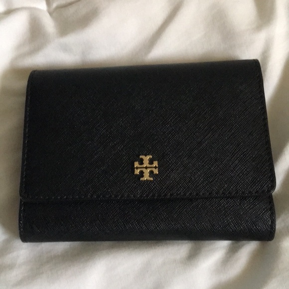 Tory Burch Robinson Medium Black Saffiano Wallet - Picture 1 of 5